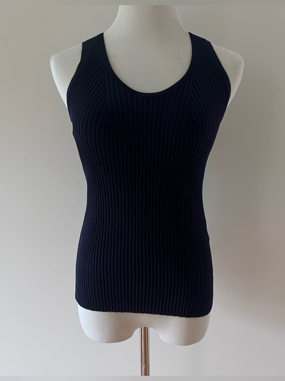 Banana Republic Ribbed Tank Top – Navy – Size Small (Like New)